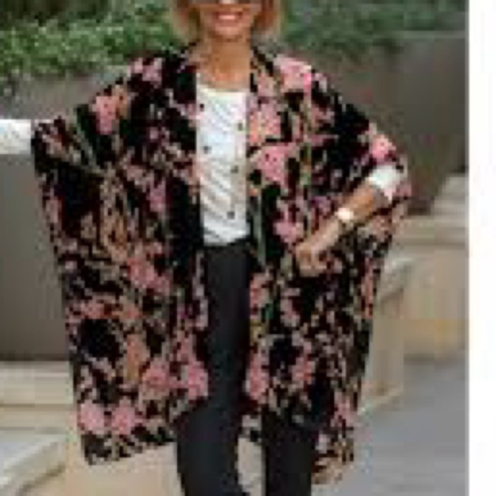 Francesca's Collections Black and Pink Floral Poncho